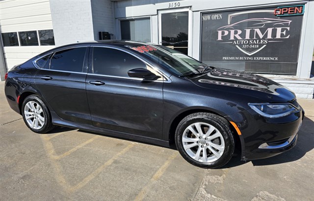 2016 Chrysler 200 Limited&#x27;s photo