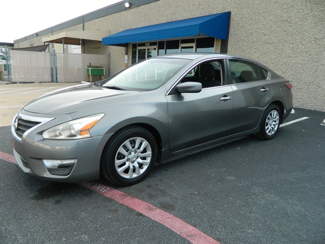 2015 Nissan Altima 2.5 S's photo