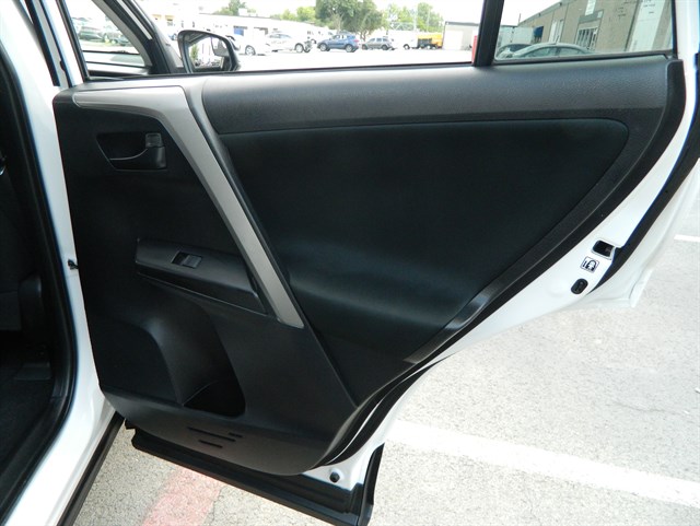 Toyota RAV4 photo 13