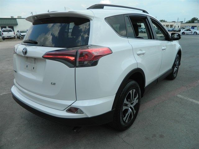 Toyota RAV4 photo 7