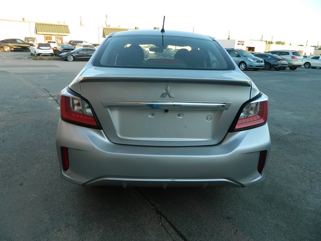 Mitsubishi Mirage G4 photo 6