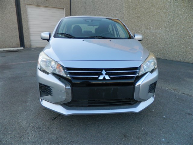 Mitsubishi Mirage G4 photo 2