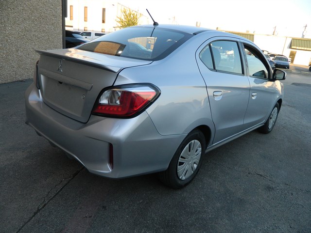 Mitsubishi Mirage G4 photo 5