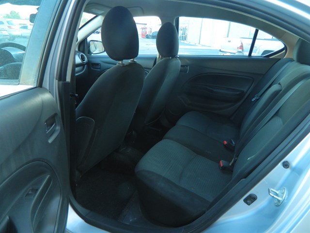 Mitsubishi Mirage G4 photo 17