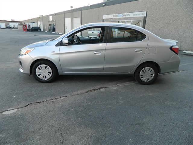 Mitsubishi Mirage G4 photo 8