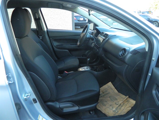 Mitsubishi Mirage G4 photo 24