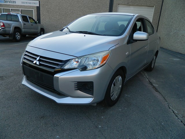 Mitsubishi Mirage G4 photo 3