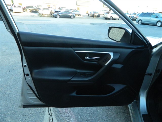 Nissan Altima photo 10