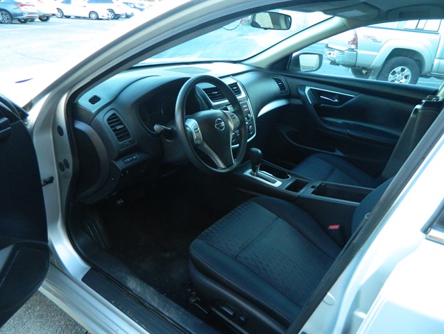 Nissan Altima photo 14