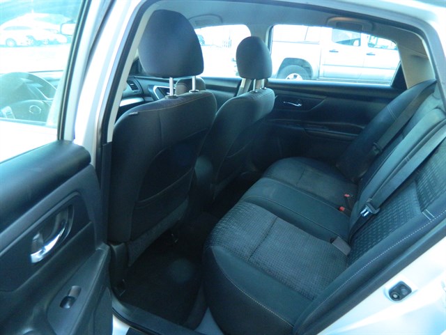 Nissan Altima photo 17