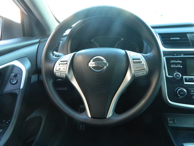 Nissan Altima photo 18