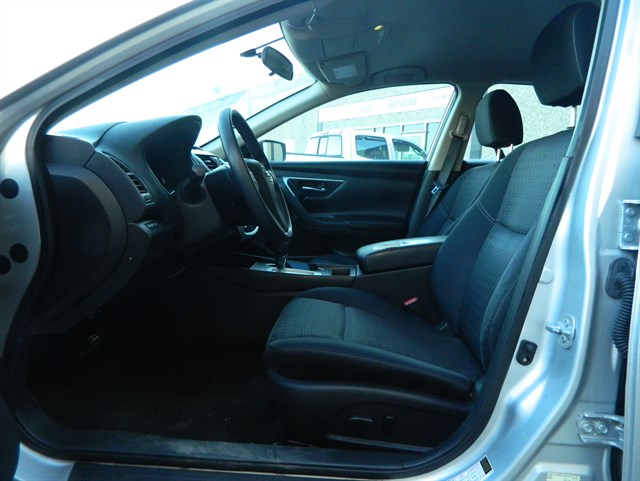 Nissan Altima photo 13