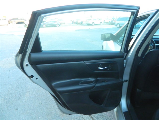Nissan Altima photo 15