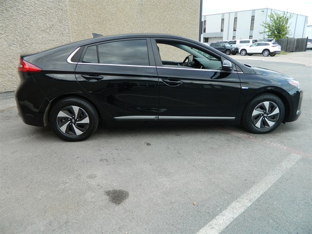 Hyundai Ioniq photo 8