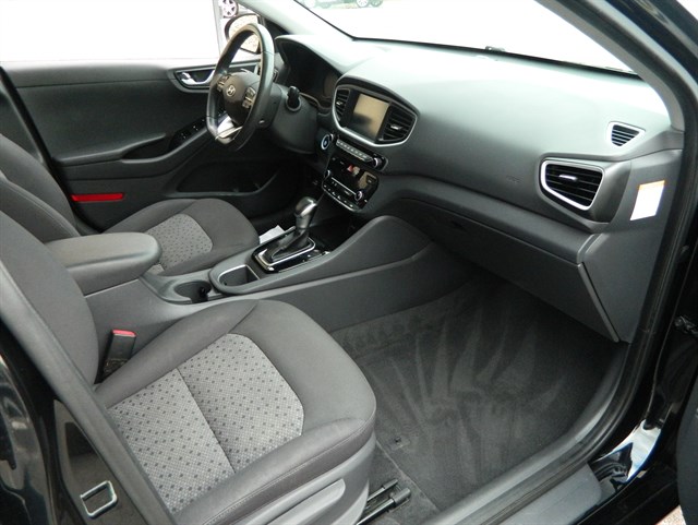Hyundai Ioniq photo 29