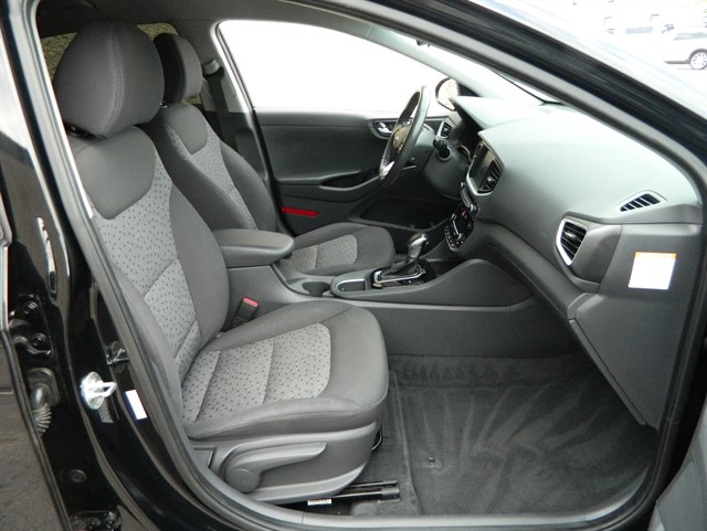 Hyundai Ioniq photo 28