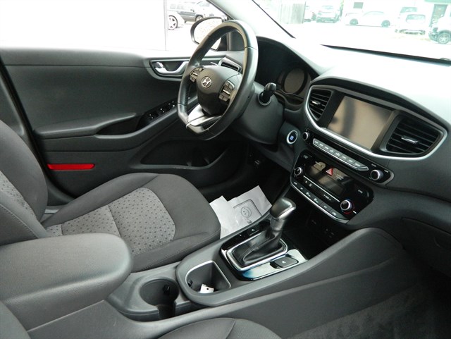 Hyundai Ioniq photo 31
