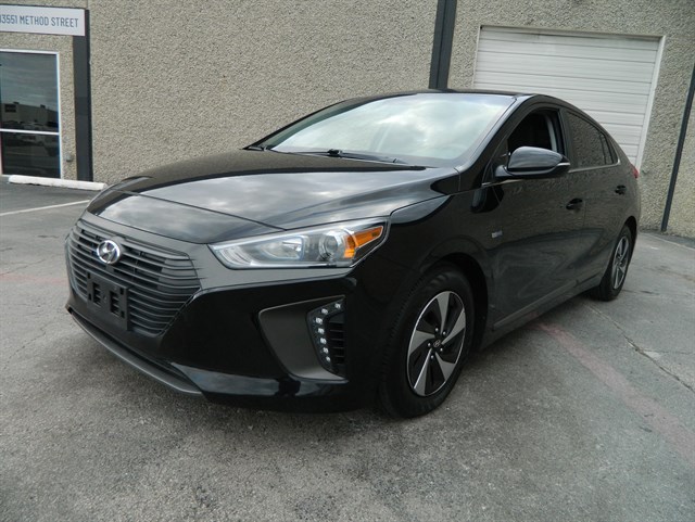 Hyundai Ioniq photo 3
