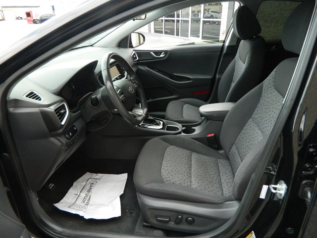 Hyundai Ioniq photo 12