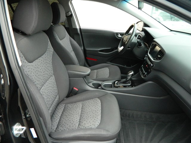Hyundai Ioniq photo 30