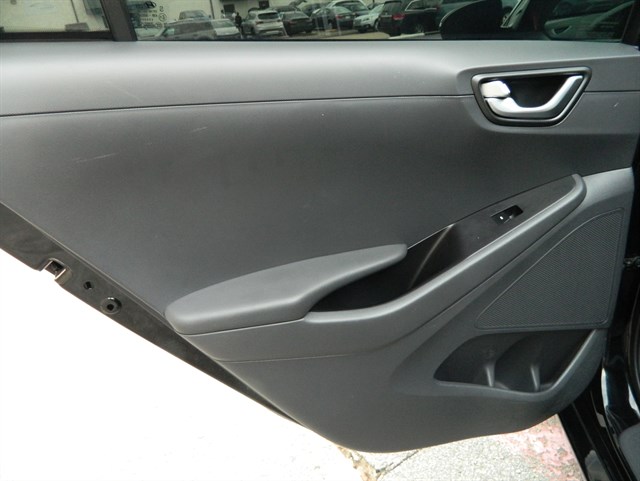 Hyundai Ioniq photo 16