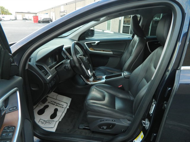 Volvo XC60 photo 12