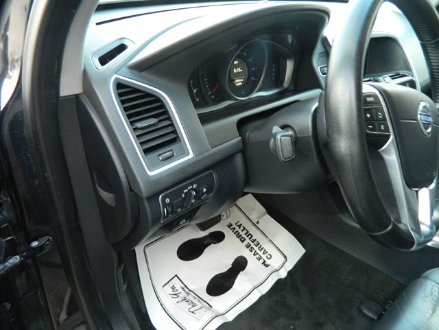 Volvo XC60 photo 11