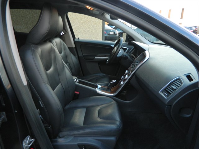 Volvo XC60 photo 30