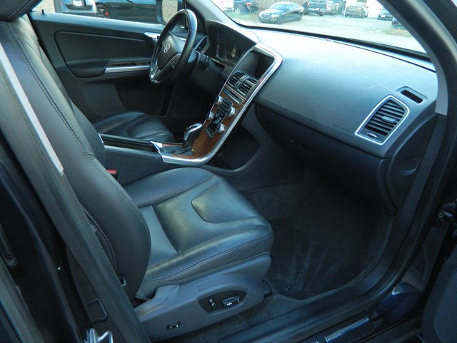 Volvo XC60 photo 28