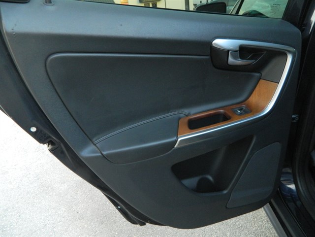 Volvo XC60 photo 17