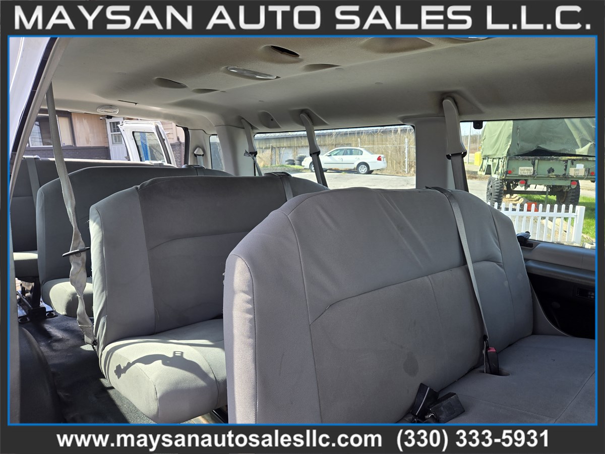 2011 Ford E-Series Econoline Wagon XL - Photo 14