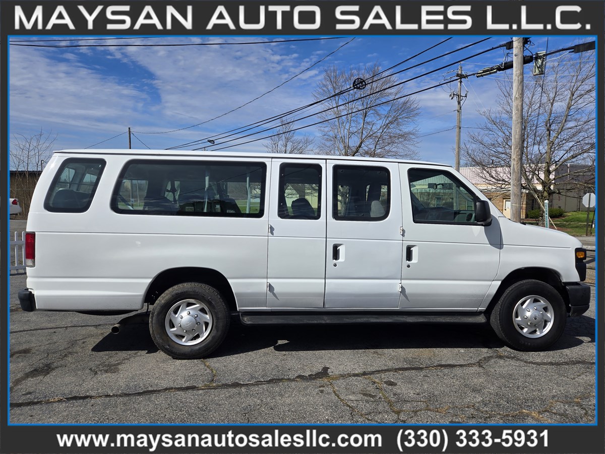 2011 Ford E-Series Econoline Wagon XL - Photo 7