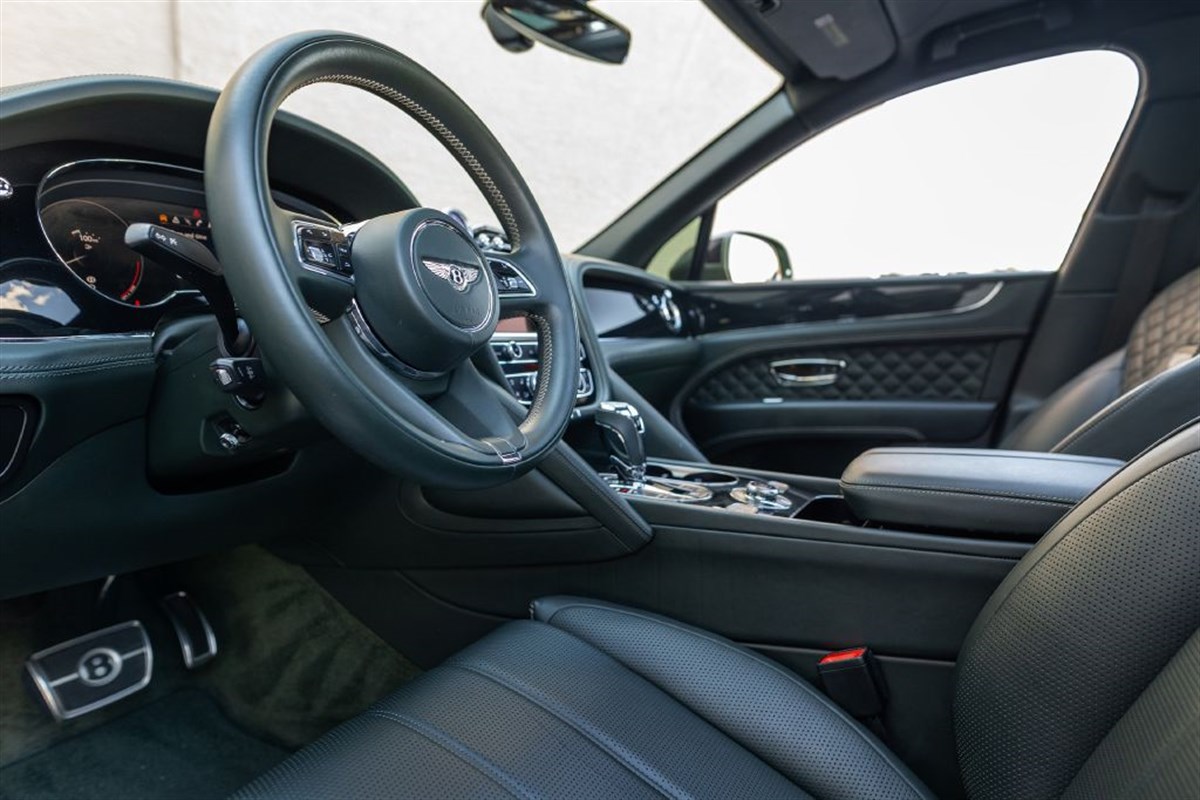 2021 Bentley Bentayga V8 photo 10