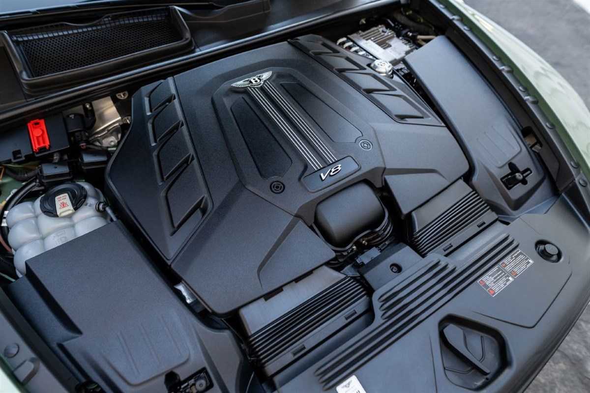 2021 Bentley Bentayga V8 photo 44