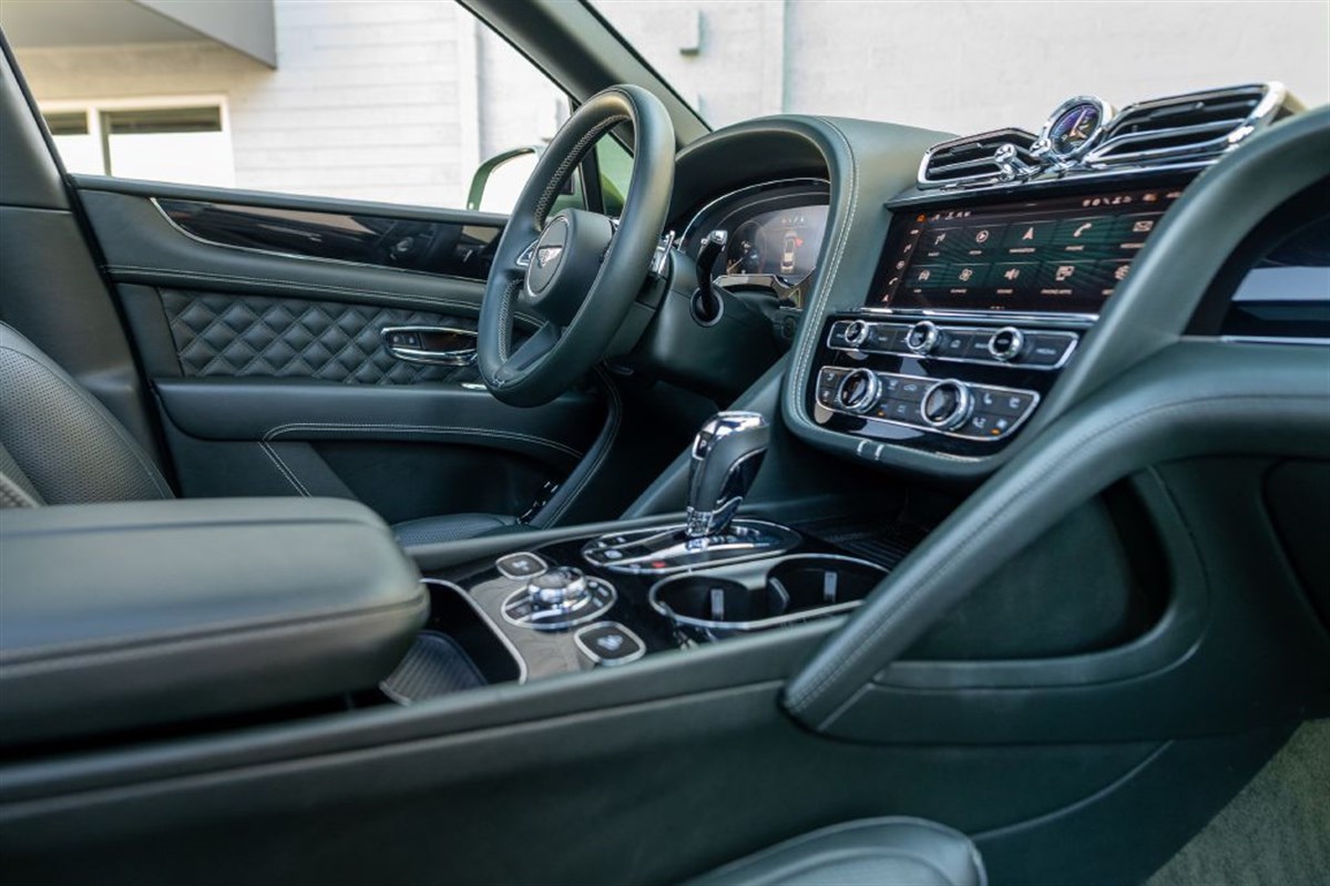 2021 Bentley Bentayga V8 photo 17