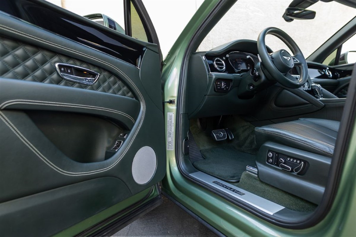 2021 Bentley Bentayga V8 photo 9