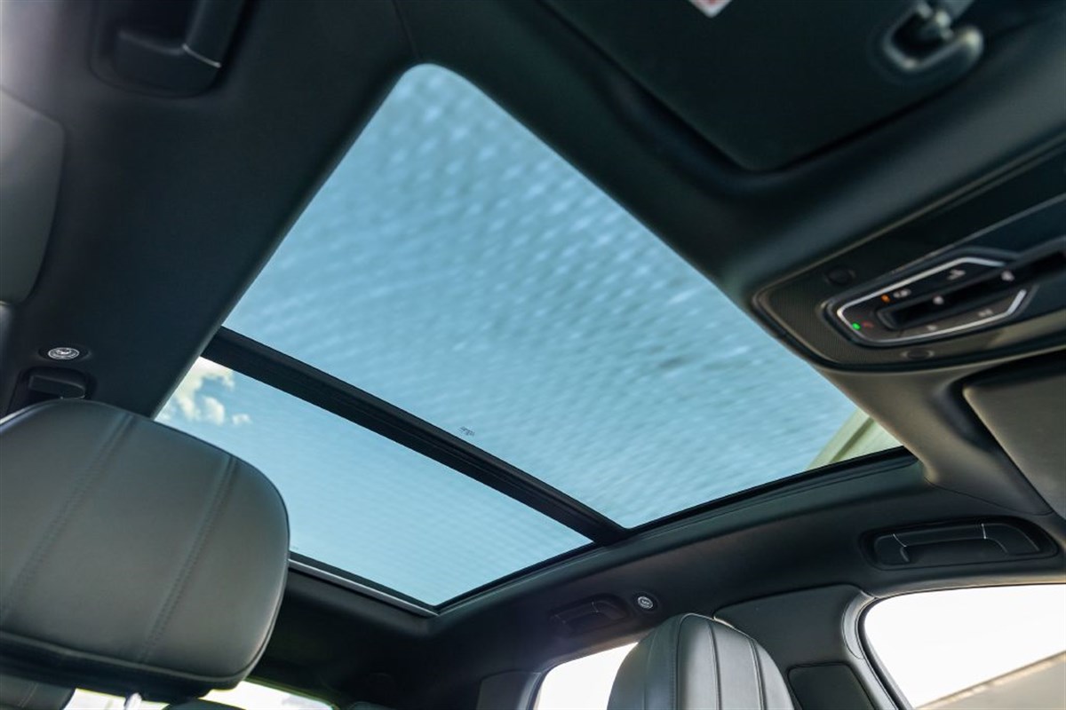 2021 Bentley Bentayga V8 photo 8