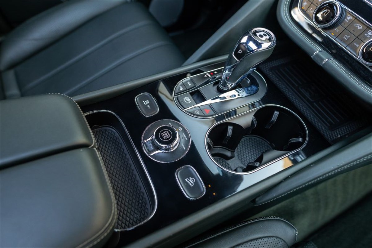 2021 Bentley Bentayga V8 photo 43