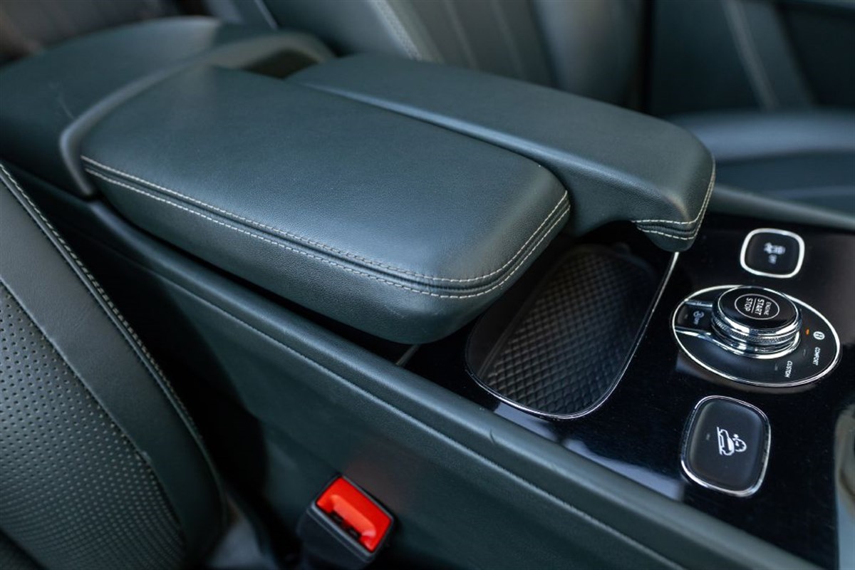 2021 Bentley Bentayga V8 photo 41