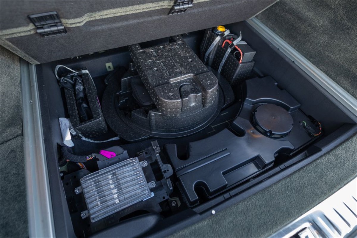 2021 Bentley Bentayga V8 photo 23