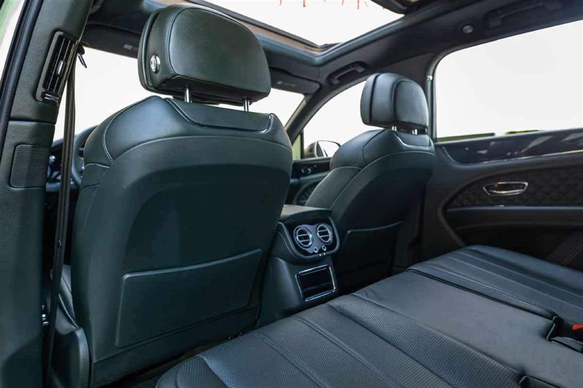 2021 Bentley Bentayga V8 photo 33