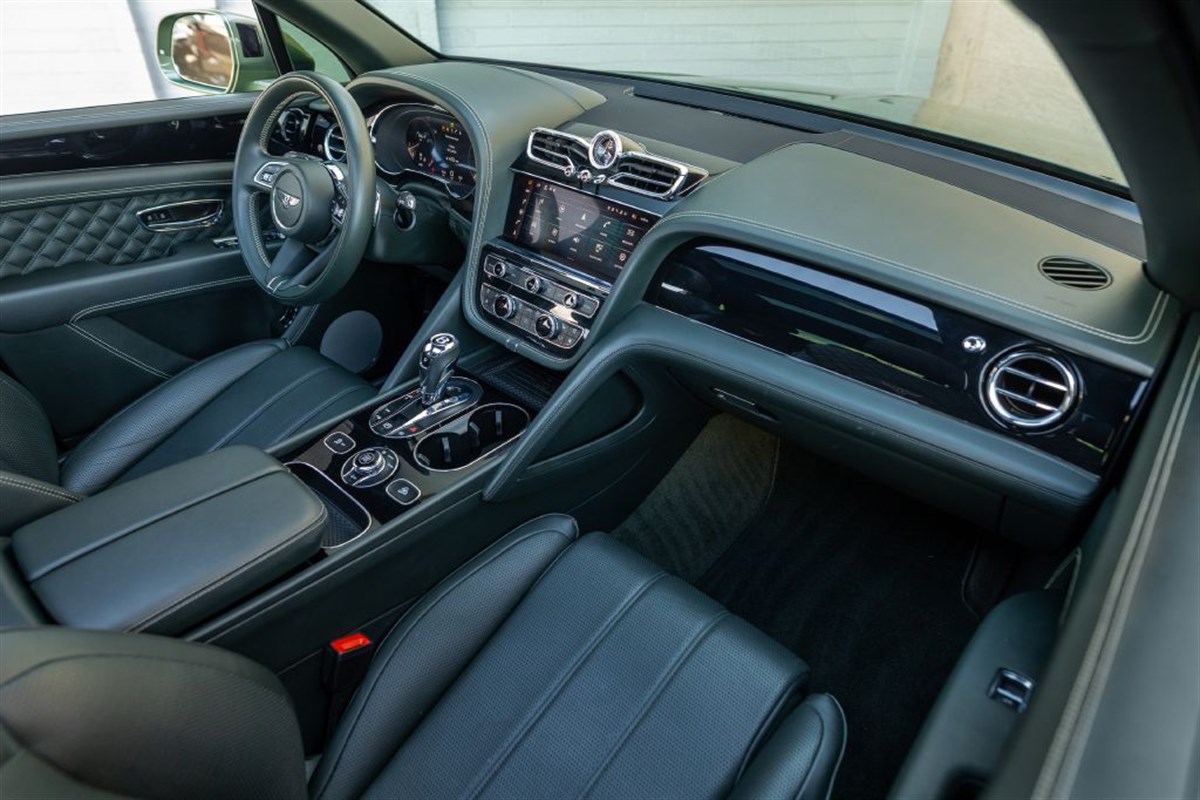 2021 Bentley Bentayga V8 photo 16