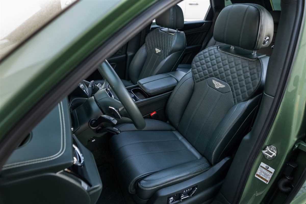 2021 Bentley Bentayga V8 photo 30