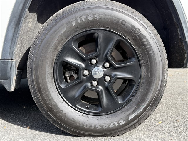 2015 Jeep Grand Cherokee Laredo - Photo 27