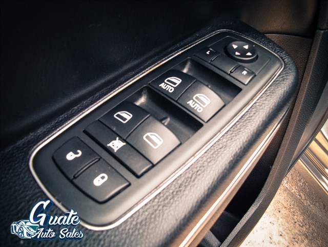 Dodge Charger photo 7