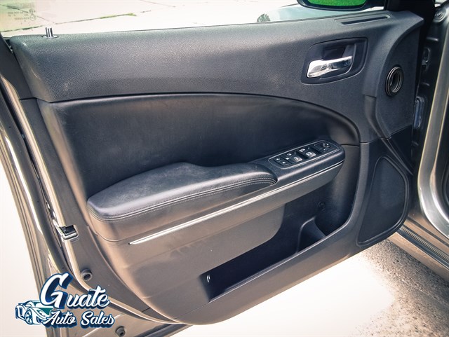 Dodge Charger photo 6