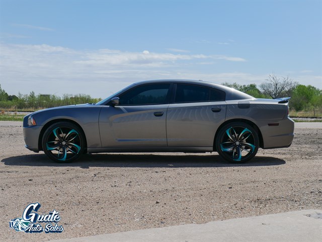 Dodge Charger photo 10
