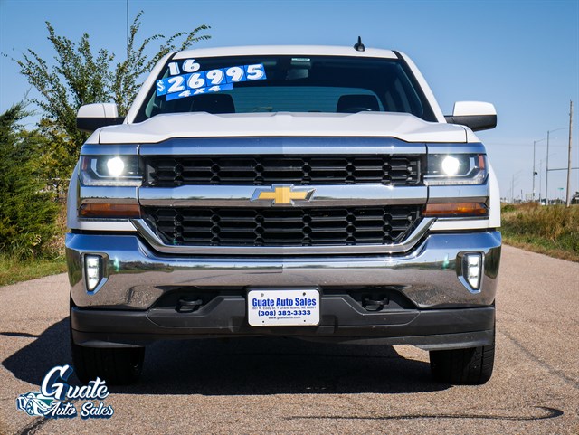 Chevrolet Silverado photo 2