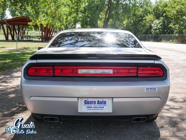 Dodge Challenger photo 12