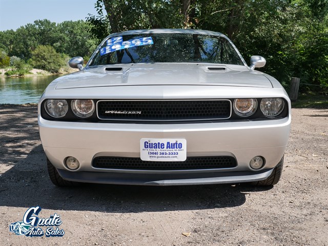 Dodge Challenger photo 2